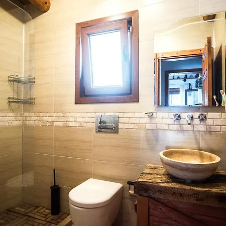 Willa Sleeps 6 With Pool Air Con And Wifi *