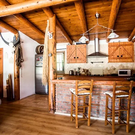Willa Sleeps 6 With Pool Air Con And Wifi
