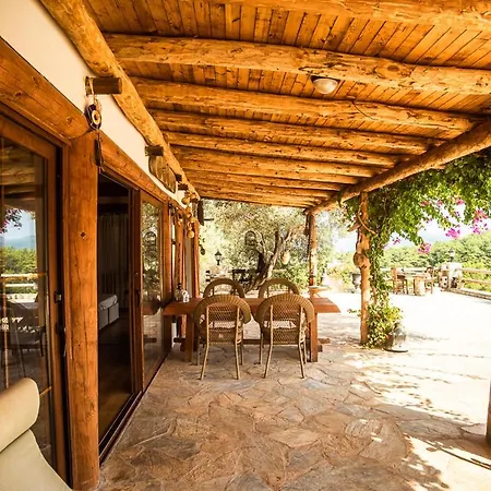 Sleeps 6 With Pool Air Con And Wifi Willa