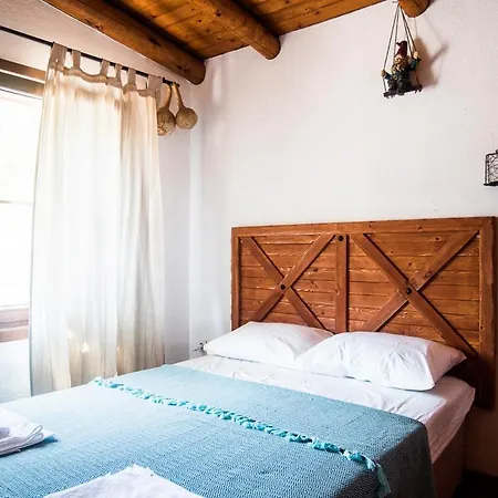 Sleeps 6 With Pool Air Con And Wifi Willa *